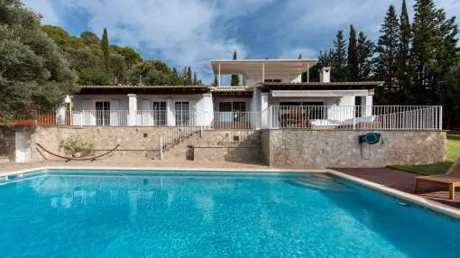 Beautiful villa in Bunyola overlooking Palma and its bay