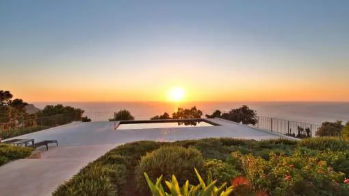 Mediterranean Luxury Villa in first Sea Line