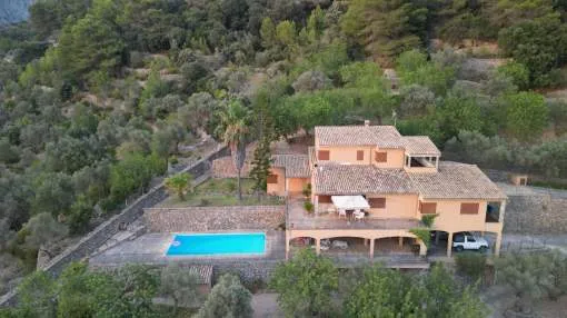 Finca in a prime location and fantastic views above Valldemossa