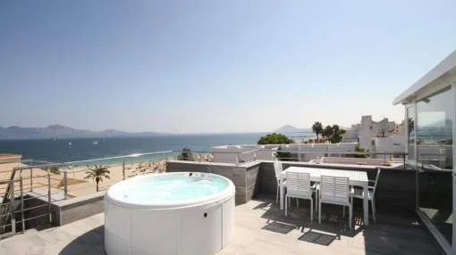 Front line duplex penthouse in Puerto Pollensa with holiday license