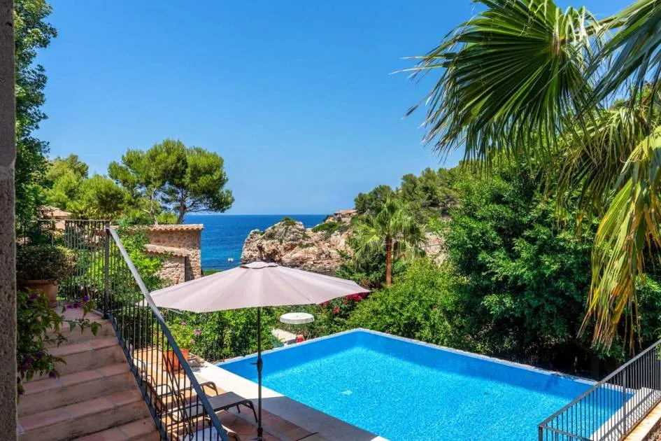 Finca in a privileged location in Cala Deià with fantastic sea views
