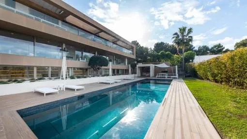 Amazing and modern designer villa in Nova Santa Ponsa Amazing and modern designer villa in Nova Santa Ponsa