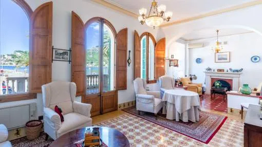 Unique opportunity in Puerto de Sóller: Seafront villa on the beach