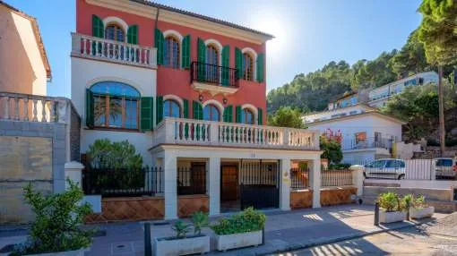Unique opportunity in Puerto de Sóller: Seafront villa on the beach Unique opportunity in Puerto de Sóller: Seafront villa on the beach