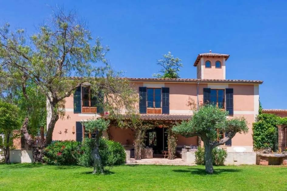 Exclusive 19th-Century Mansion near Palma
