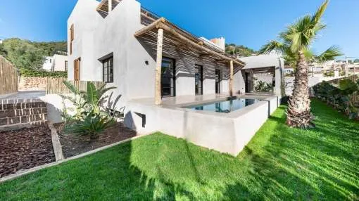 Newly built villa with partial sea views in Génova Newly built villa with partial sea views in Génova