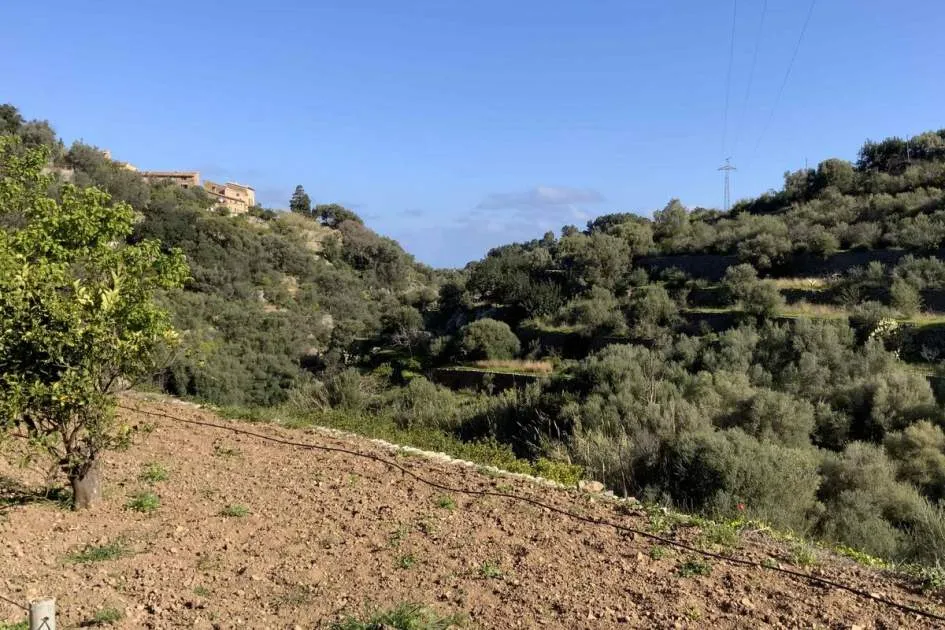 Fantastic building plot in Deià a short distance from the town center