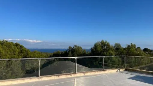 Spacious penthouse with sea views in a sought-after community in Sol de Mallorca Spacious penthouse with sea views in a sought-after community in Sol de Mallorca