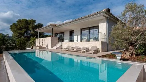 New luxury villa of superior quality in Bonanova with stunning sea views