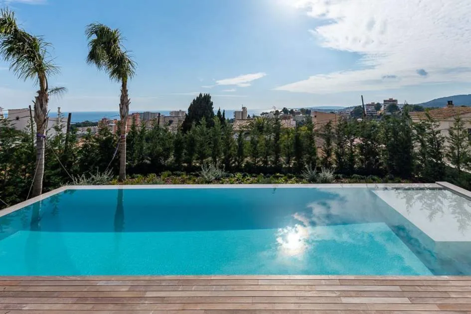 New luxury villa of superior quality in Bonanova with stunning sea views