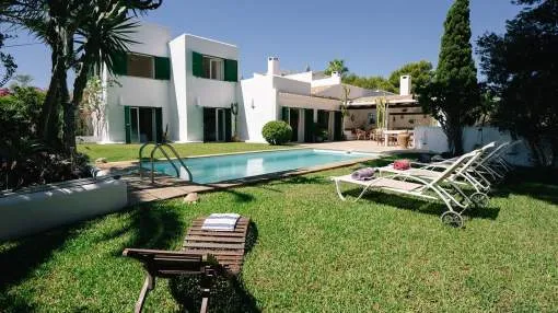 Cosy house with 5 bedrooms and swimming pool in the urbanisation Sol de Mallorca.