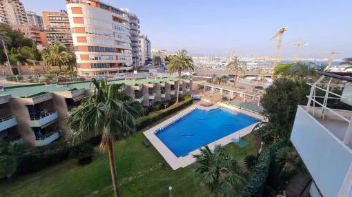 Cozy apartment on Paseo Marítimo. Cozy apartment on Paseo Marítimo.