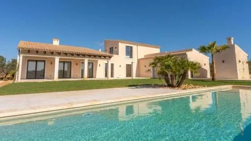Finca with beautiful Views of Ses Salines Finca with beautiful Views of Ses Salines