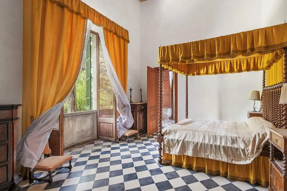 Unique manor house from 1902 in Sóller with views to the mountains