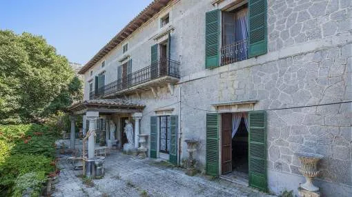 Unique manor house from 1902 in Sóller with views to the mountains