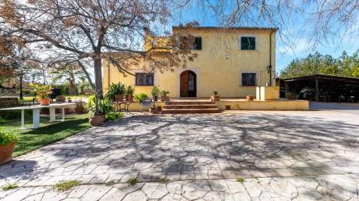 Charming finca with private pool only a few minutes from Búger. Charming finca with private pool only a few minutes from Búger.