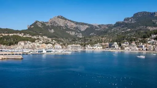 Well maintained flat in an excellent location with stunning sea and harbour views in Puerto de Sóller Well maintained flat in an excellent location with stunning sea and harbour views in Puerto de Sóller