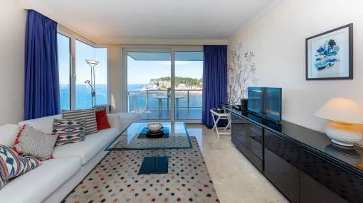 Well maintained flat in an excellent location with stunning sea and harbour views in Puerto de Sóller