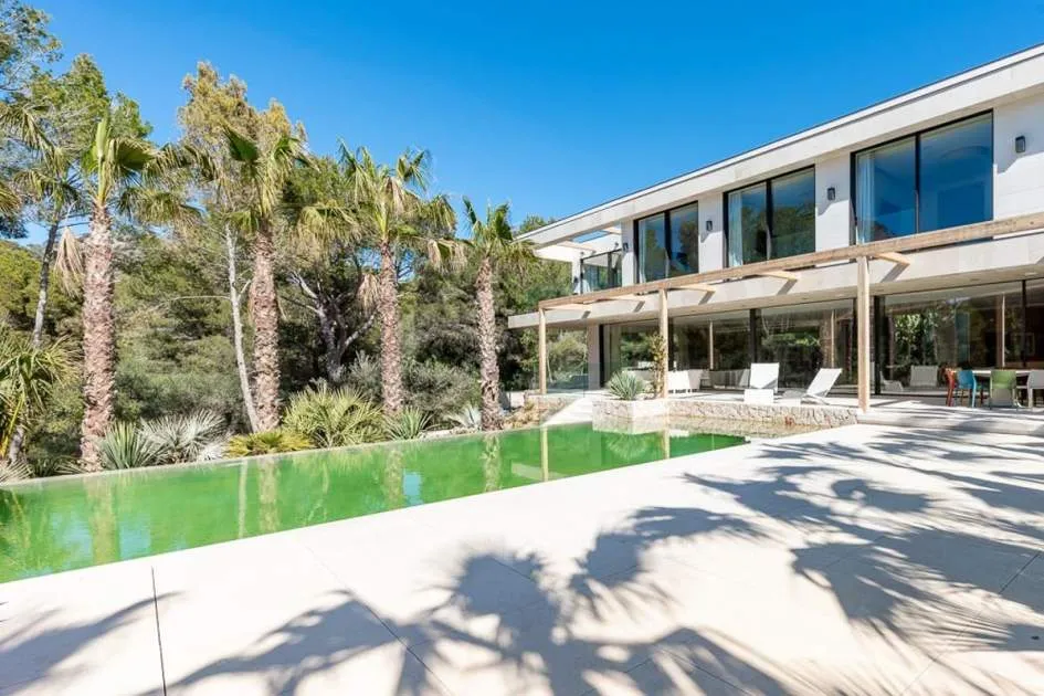 Spectacular, ultra-modern designer villa in a privileged location in Nova Santa Ponsa.