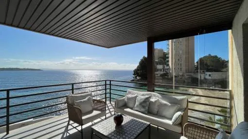 Stunning seafront apartment with direct access to the beach in Cas Catala