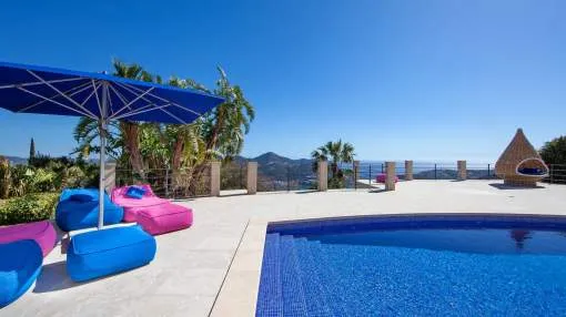 Contemporary Mediterranenan style villa with breath taking sea views