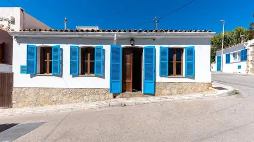 Charming Fisherman´s House a stone´s throw from the sea in Sant Elm
