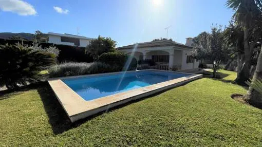 Fantastic 3 bedroom village house in Sa Pobla with a license for holiday rental. Fantastic 3 bedroom village house in Sa Pobla with a license for holiday rental.