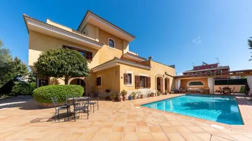 Fantastic villa with pool in Las Palmeras