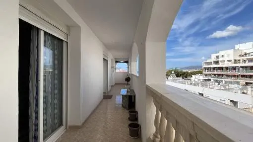 Nice and bright flat with partial sea and Tramuntana mountain views in El Molinar.