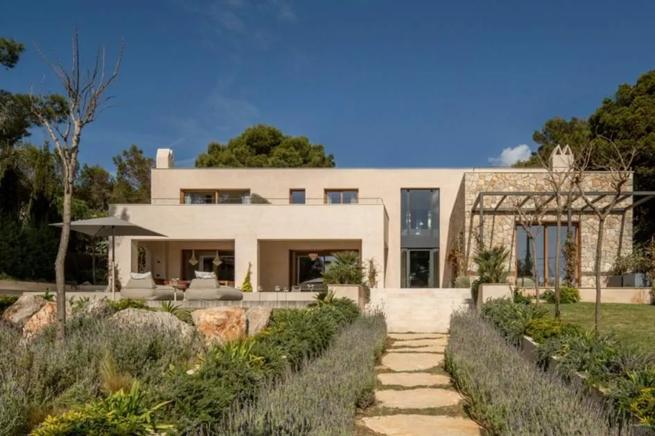 Fantastic new build villa in quiet residential area of Santa Ponsa