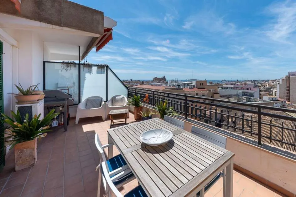 Penthouse with beautiful terrace in the heart of Palma