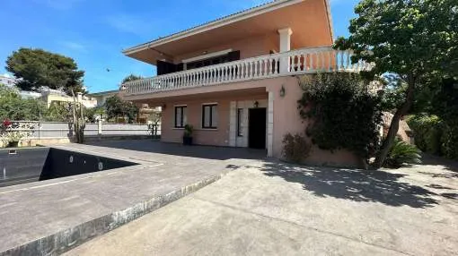 Detached villa in Playas de Muro