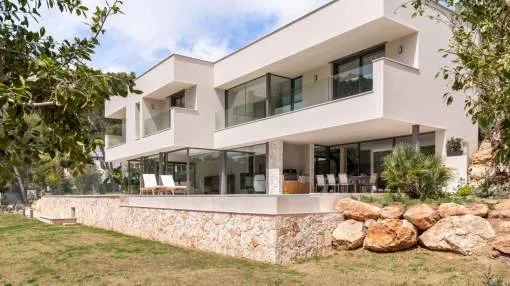 A superior quality luxury villa in sought-after location in Costa den Blanes