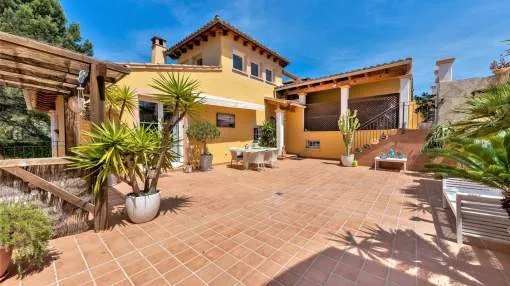 Spacious semi-detached House directly on the Camp de Mar Golf Course