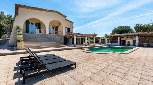 Spacious house with tennis court, pool & sea views in Sa Cabaneta Spacious house with tennis court, pool & sea views in Sa Cabaneta