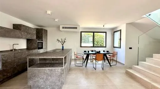 Modernised villa with panoramic views of the Bay of Palma and the mountains Modernised villa with panoramic views of the Bay of Palma and the mountains