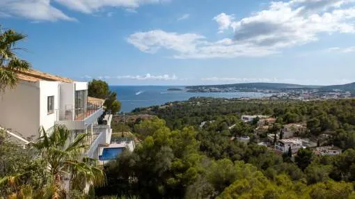 Beautiful family villa with incredible seaviews in a ideal location