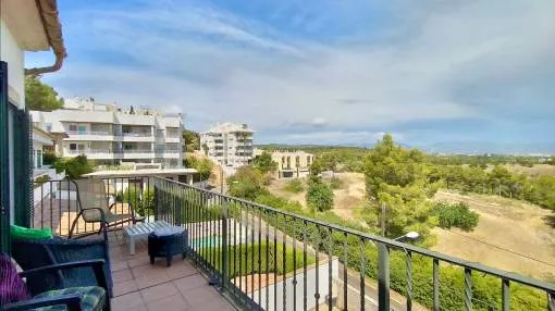 Four-story semi-detached house with private pool for sale in Genova Four-story semi-detached house with private pool for sale in Genova