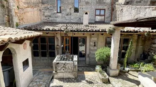 Authentic country house with panoramic views in Ariany