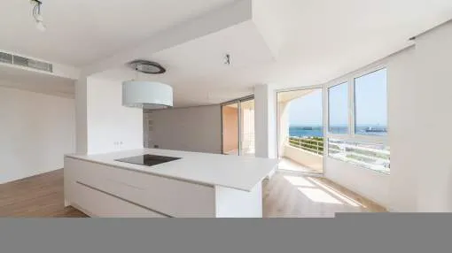 Modern apartment with community swimmngpool in Paseo Marítimo Palma
