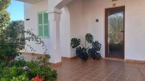 Village house with land in the centre of Cala Figuera. Village house with land in the centre of Cala Figuera.