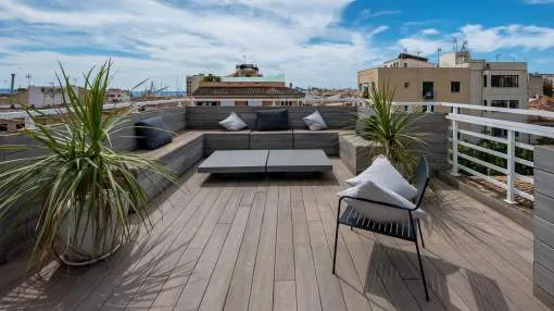 Penthouse apartment with beautiful outdoor lounge in Santa Catalina