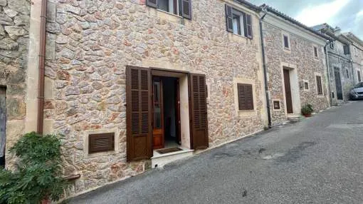 Typical Mallorcan house in Maria de la Salut Typical Mallorcan house in Maria de la Salut