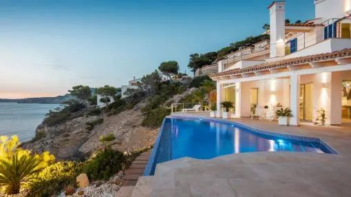 Stunning frontline Mediterranenan designer residence with breath-taking sea views
