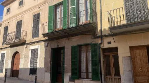 Nice town house in Alaró with terrace and views of the mountains