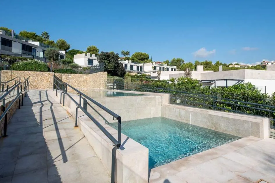 Beautiful newly built villa in a residential complex within minutes walk of Cala Vinyes beach