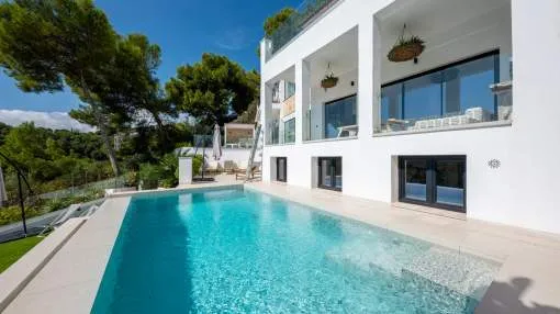 Timeless villa with spectacular sea views and holiday rental license