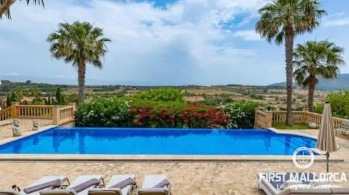 Impressive villa with unobstructed views near Manacor Impressive villa with unobstructed views near Manacor