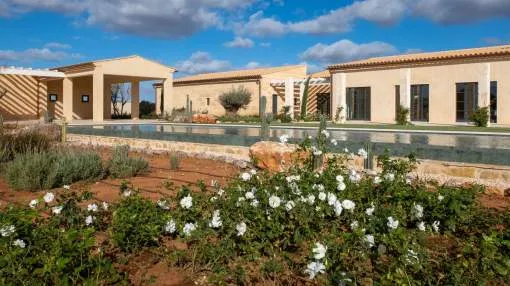 Newly built Luxury Finca in complete Privacy and only 10 minutes by car from the Famous Beach "Es Trenc"