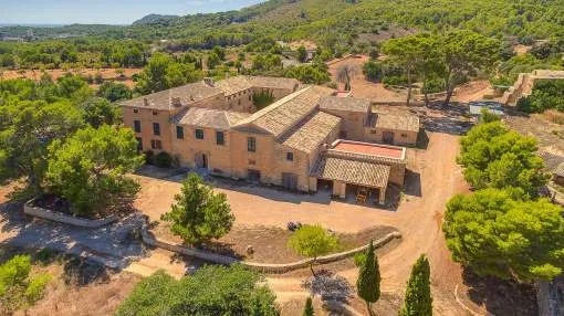 Historic Finca from the 17th Century located in the sought-after southwest